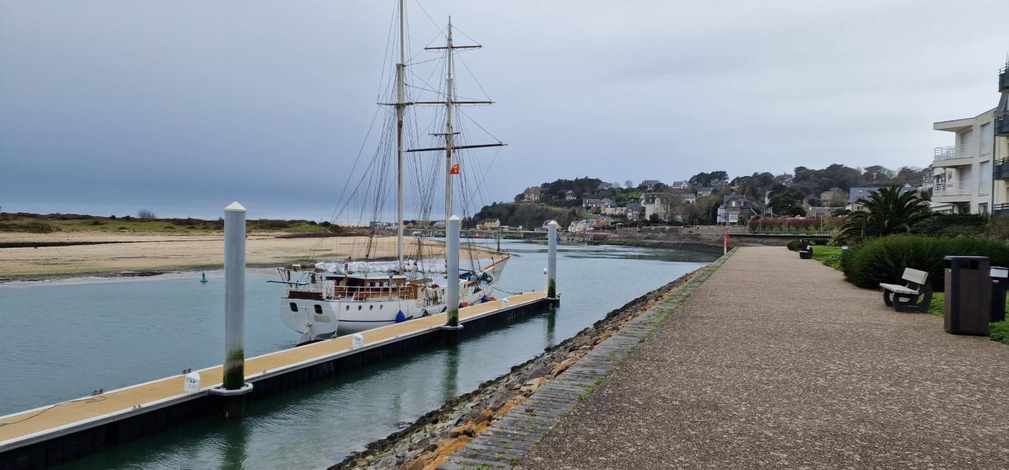Le Dy En Fleurs Villa Saint-Maurice-en-Cotentin Kültér fotó